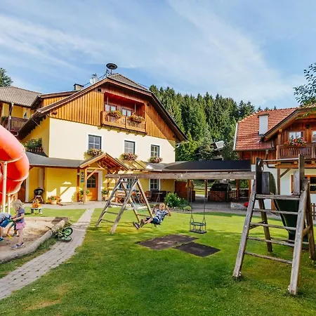 Simonbauer Фермерский дом Требезинг