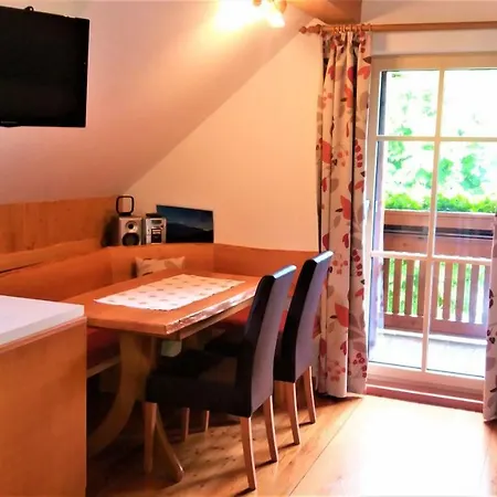 Simonbauer Фермерский дом Требезинг